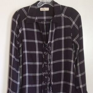 Hollister plaid lace up flannel long sleeve top with swing back women's small
